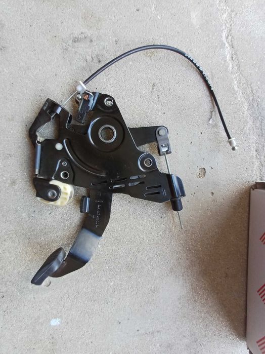 Dźwignia pedału hamulca recznego  mercedes vito A447 viano A447