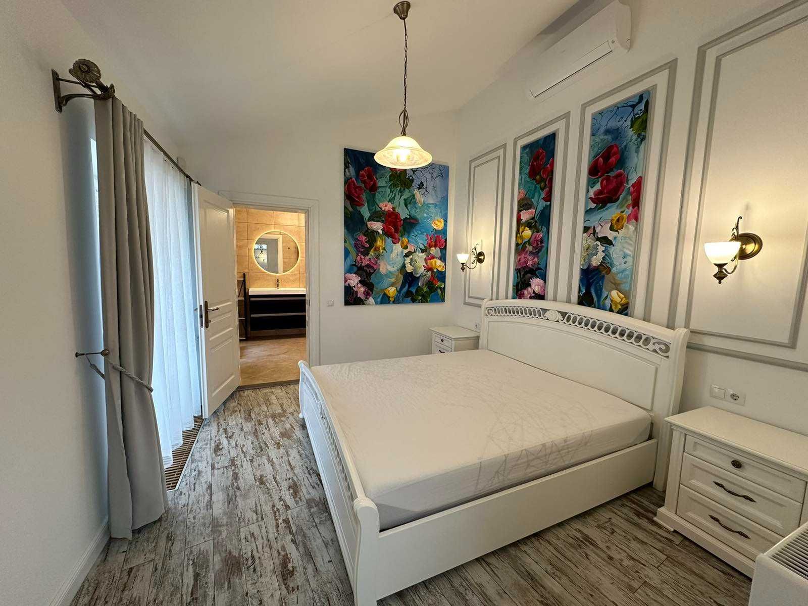 Продаж квартири ВІП класу в центрі на вул. Мосяжна. 182кв. Без комісії