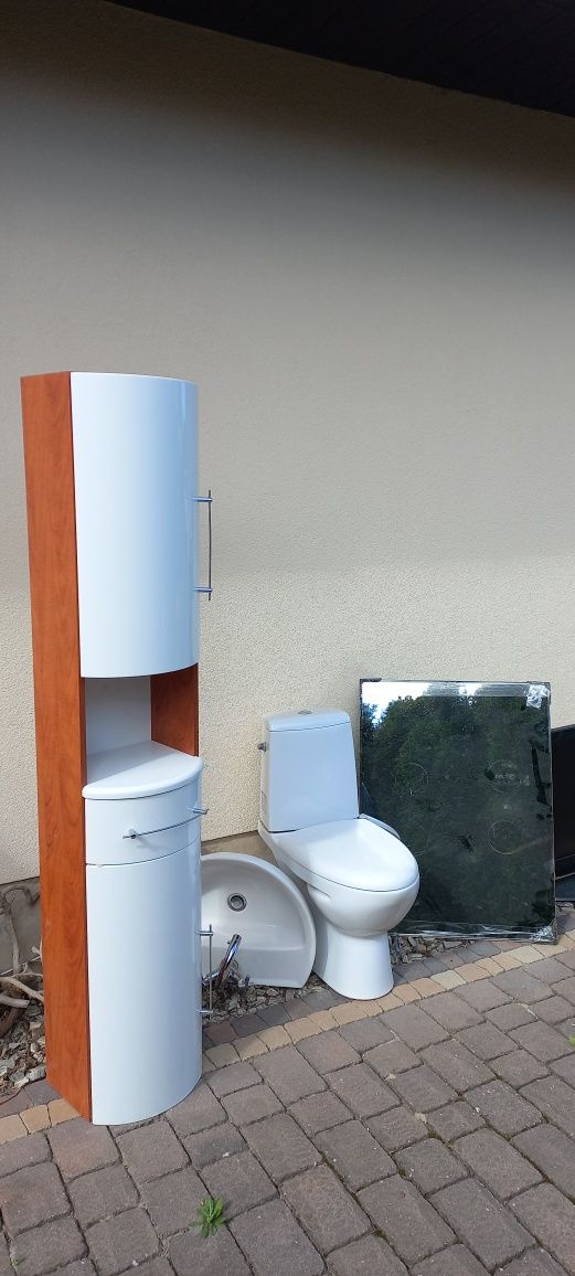 Sprzęt łazienkowy 4 sztuki