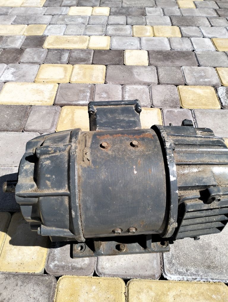 Продам електродвигун