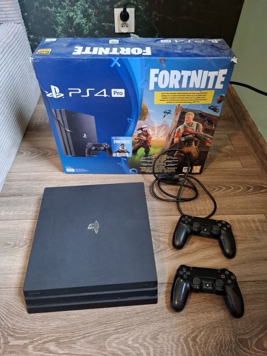Playstation 4 pro PS4 PRO 1TB + 2 pady + okablowanie + pudełko