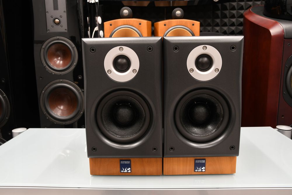 kolumny podstawkowe głośniki Monitory stereo ATC SCM7 V2 8 Ohm