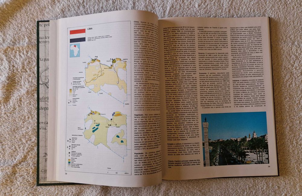 3 Livros coleção Geografia Universal