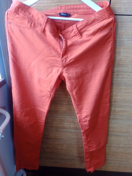 Damskie czerwone dżinsy jeansy Janina 42