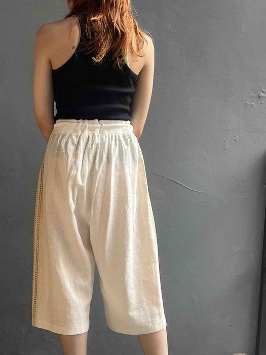 Шорти-бермуди з льону з прошвою