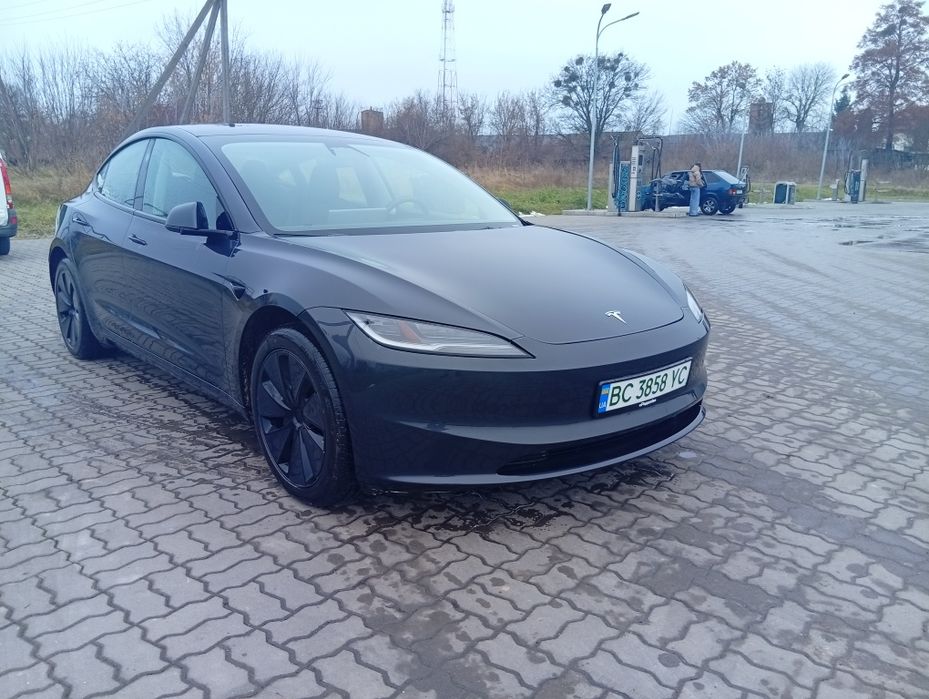 Тесла 3 2024 хайленд