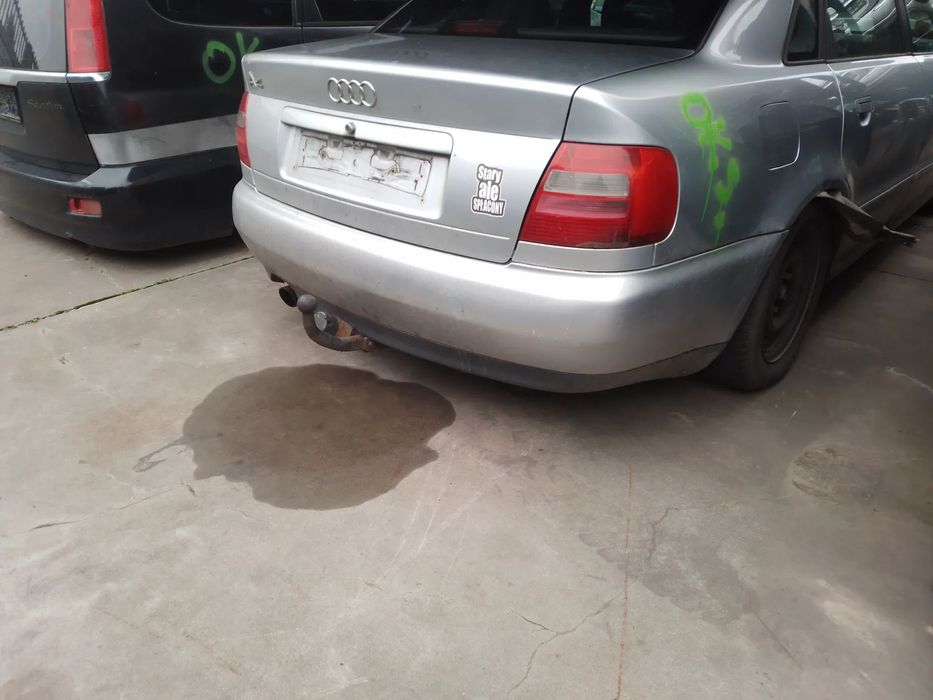 AUDI A4 B5 94-99  1.6 AHL   ZDERZAK TYŁ TYLNY   LY7M