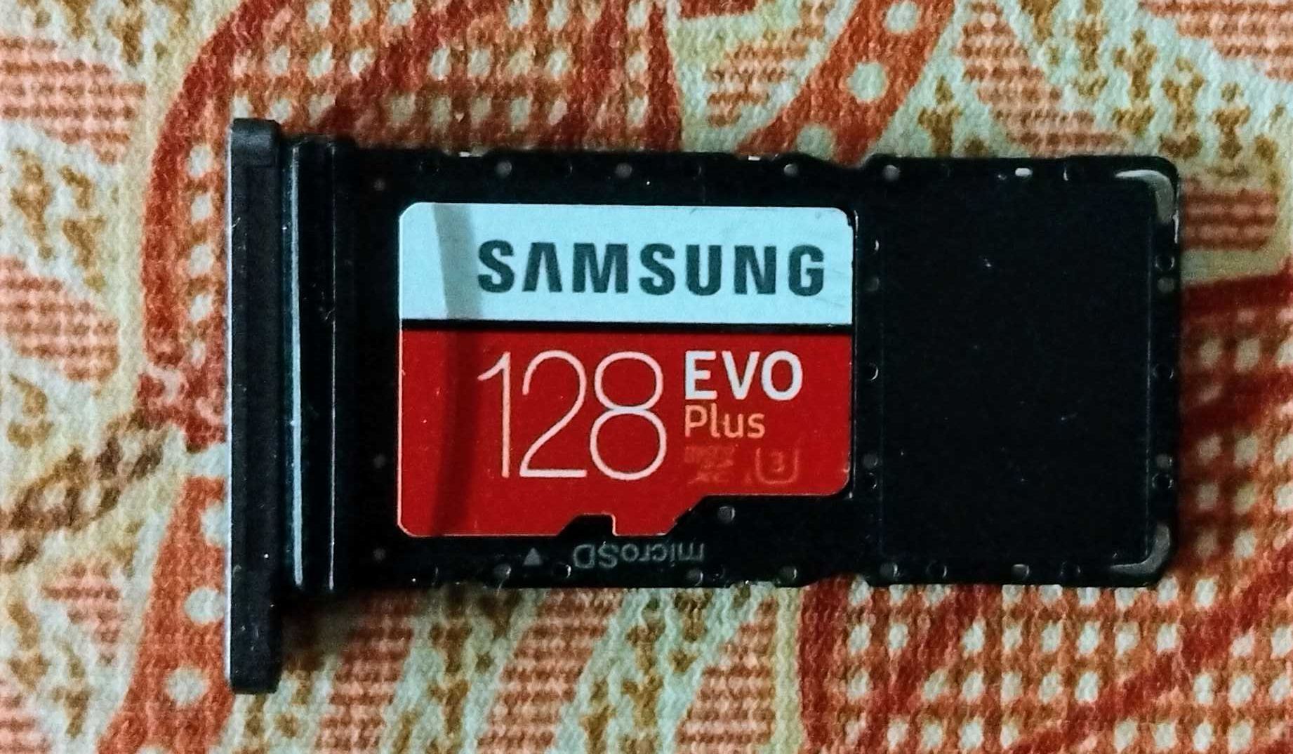 Карта пам'яті Samsung EVO Plus microSDXC 128GB UHS-I Class 10 +адаптер