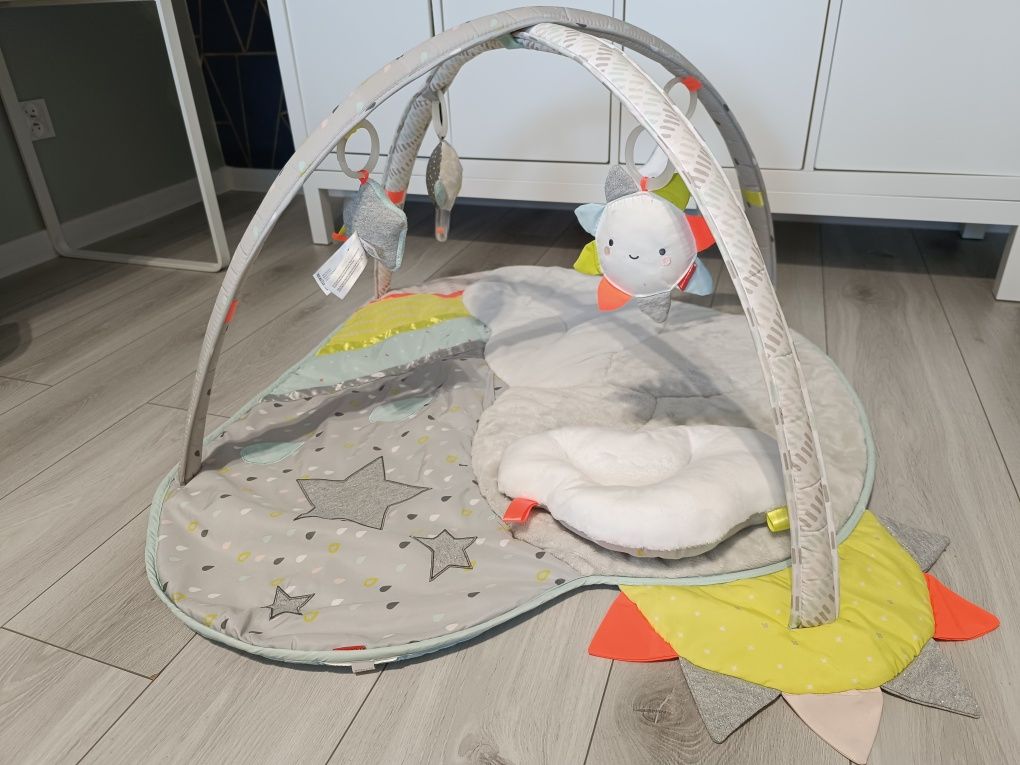 Mata edukacyjna dla niemowląt - chmurka Skip Hop