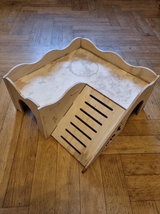 Drewniany domek dla świnki morskiej 32x32x16