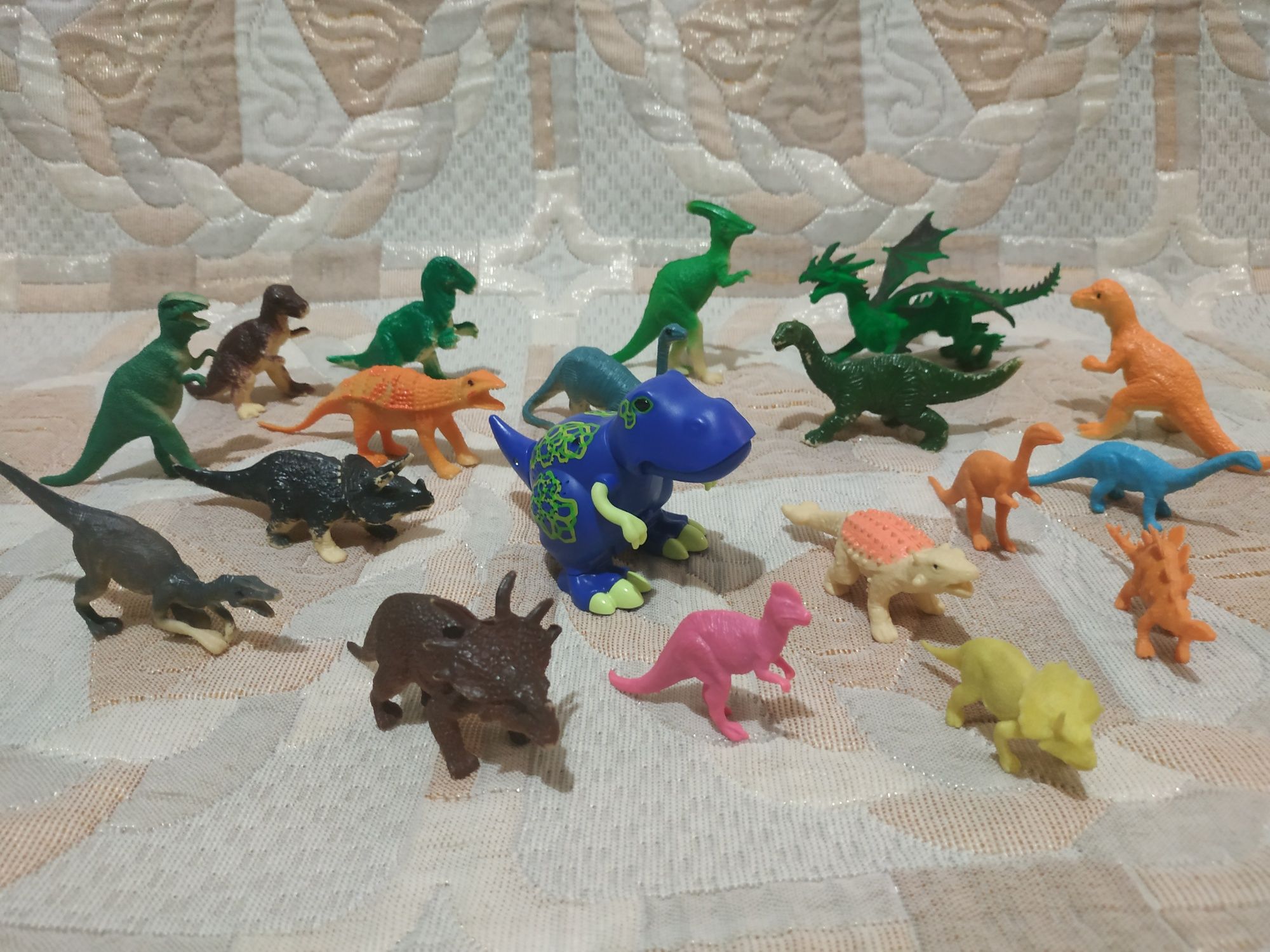 Динозаври , фігурки іграшкові