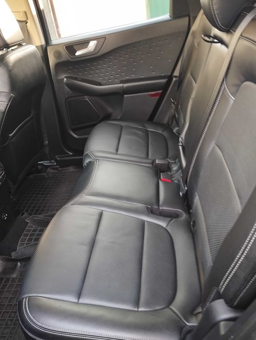 Ford Escape Titanium HYBRID 4wd  ( продаж обмін на житло Берегове)