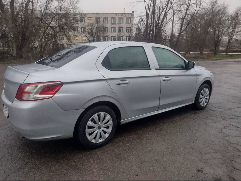 Пежо 301  1.2 бензин