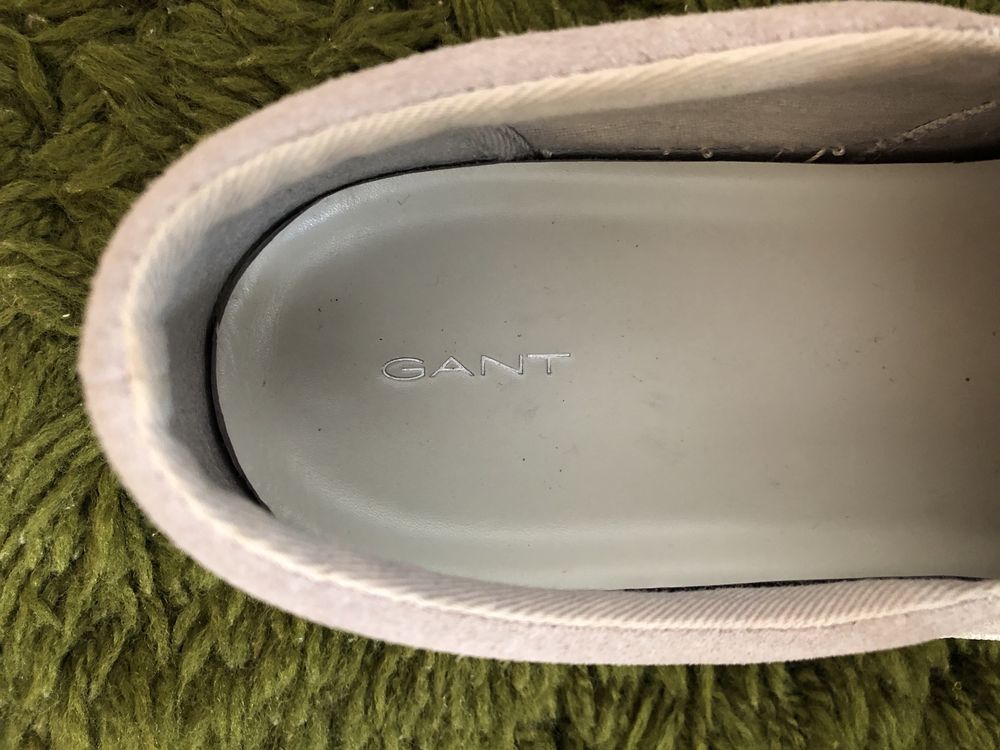Ténis casuais slip on dourados