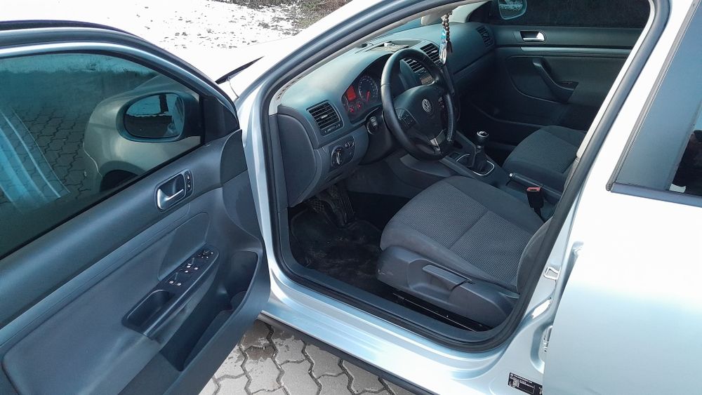 Автомобіль Volkswagen GOLF 1.6 MPI