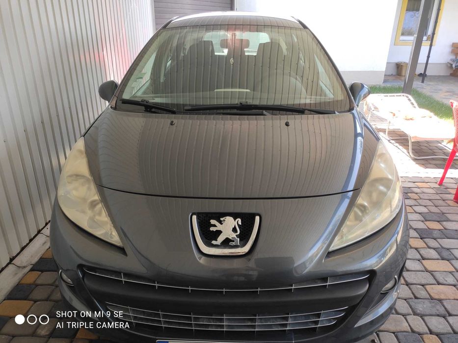 Автомобиль Пежо 207SW