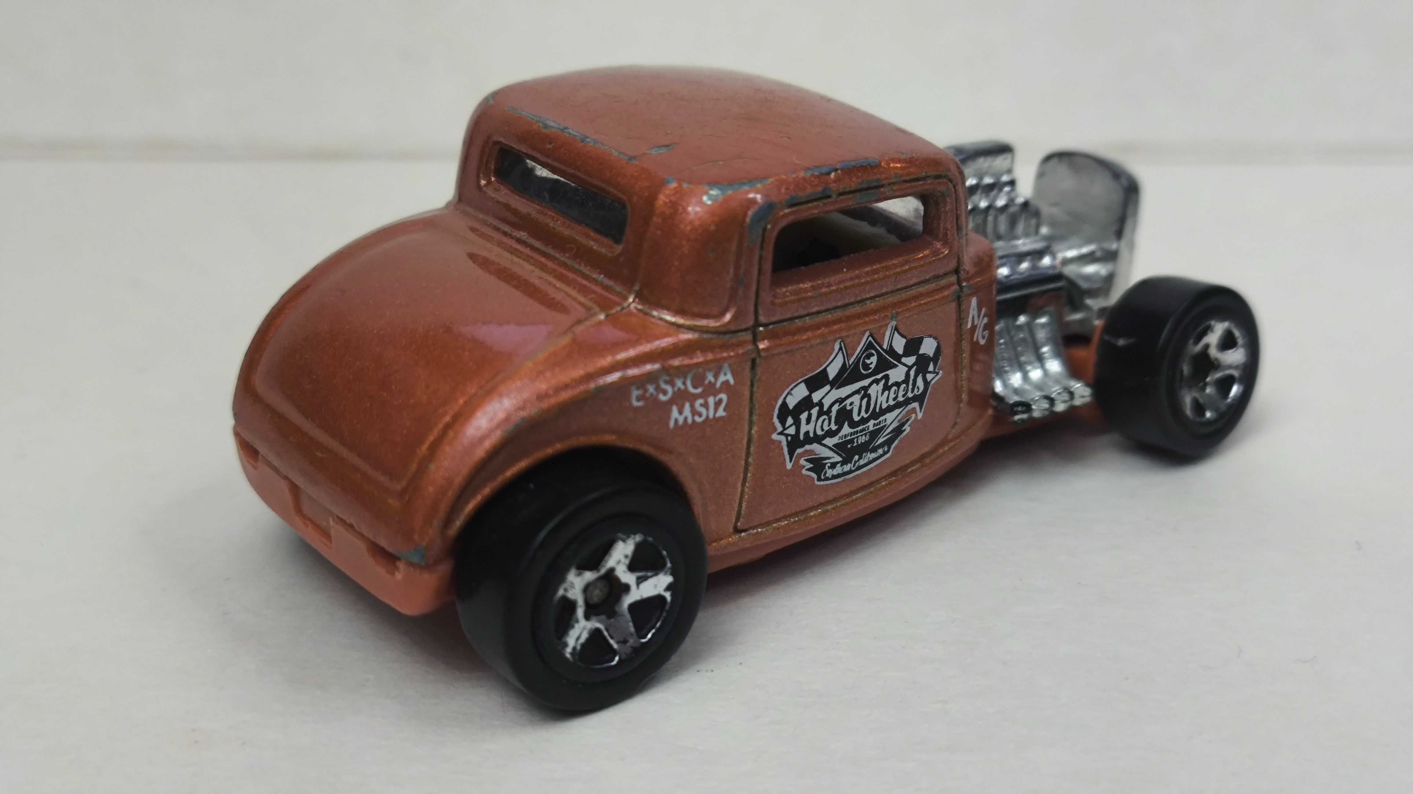 Машинка Ford 1932 Hot Wheels