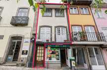 Prédio p/ restauro com 200 m2 c/ vista p/ o Largo do Toural, Guimar...