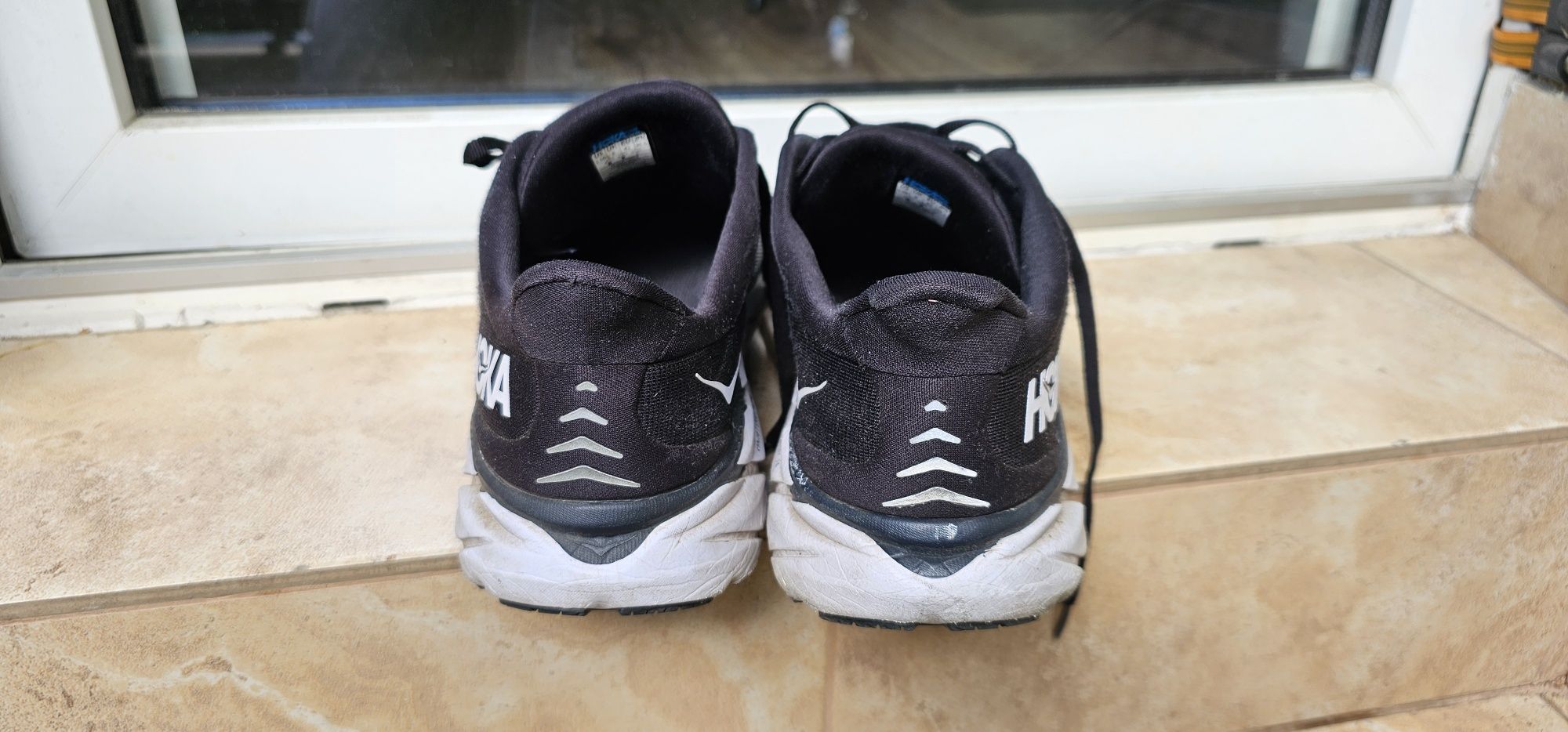 HOKA męskie buty do biegania rozmiar 42 wkładka 26,5cm