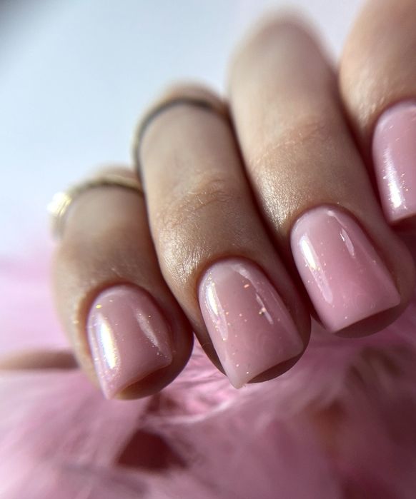 Запрошуємо  на комплексний манікюр до майстра для відпрацювання