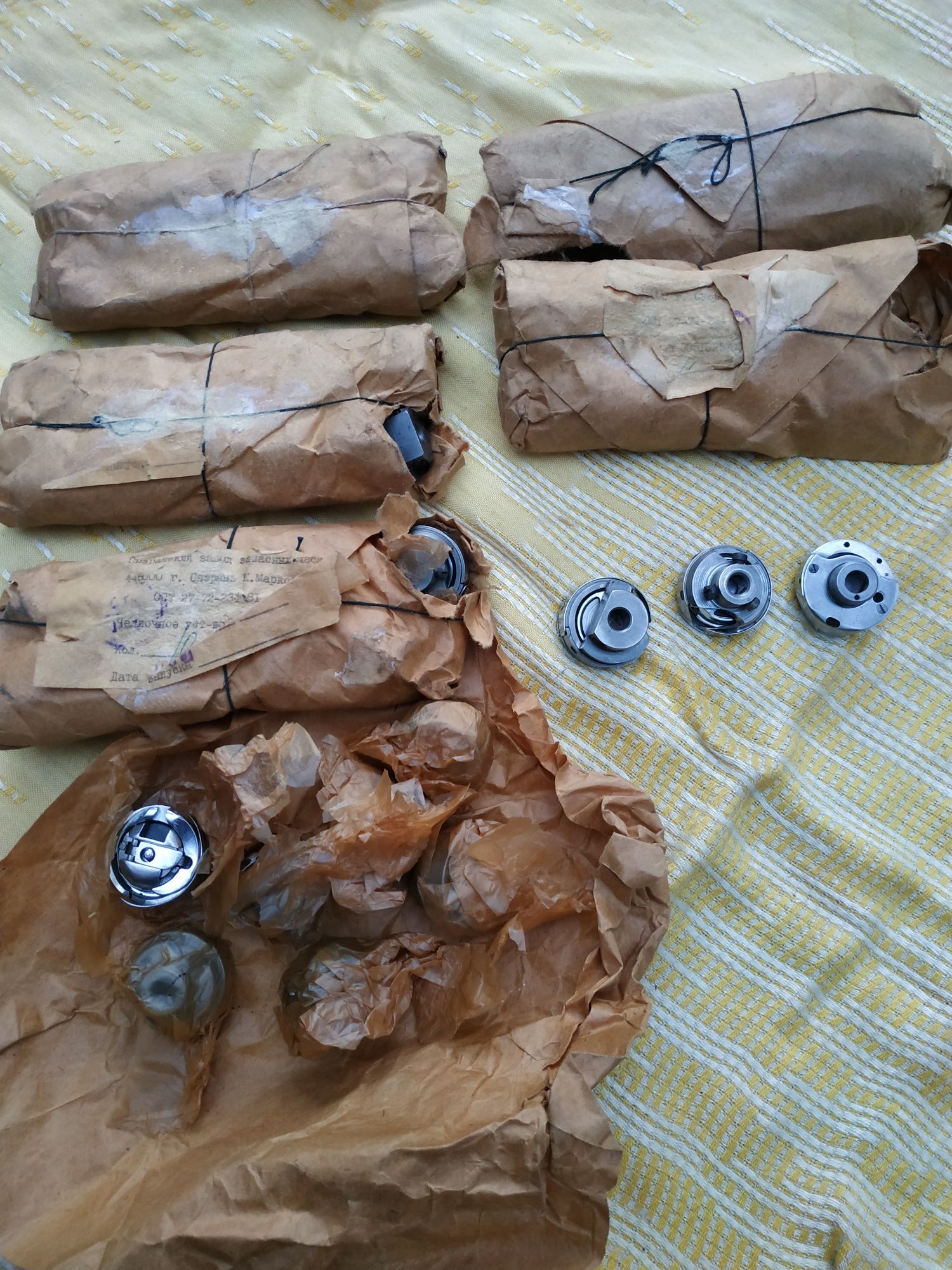 Продам швейные иглы,челноки,расройные ножи.