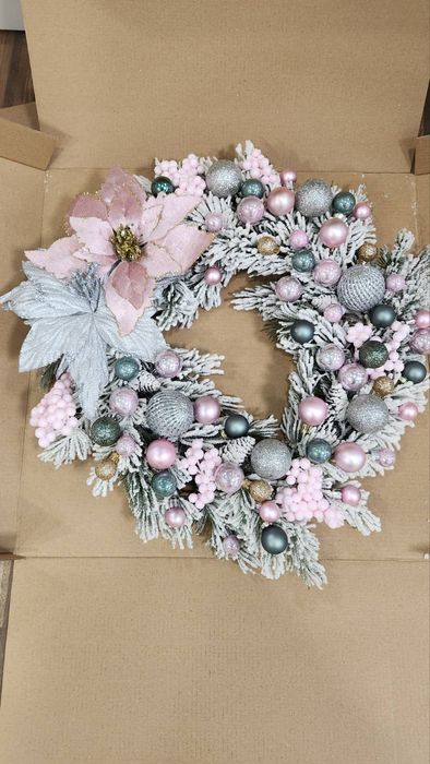 Новорічні віночки і композиції