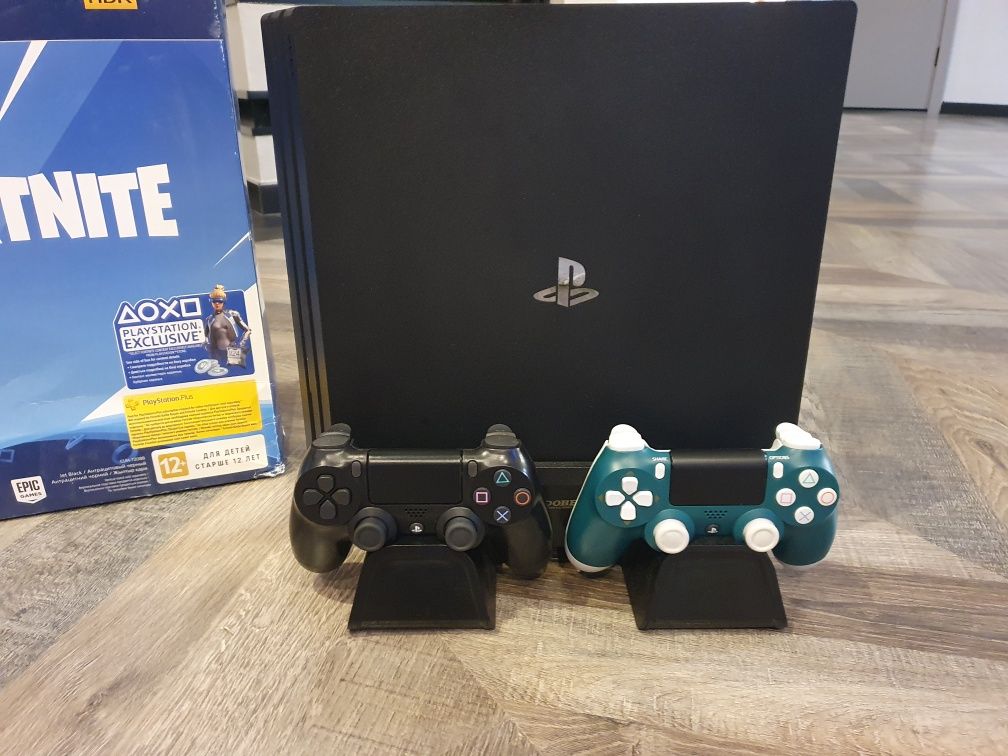 Play Station PS4 Pro 1Tb