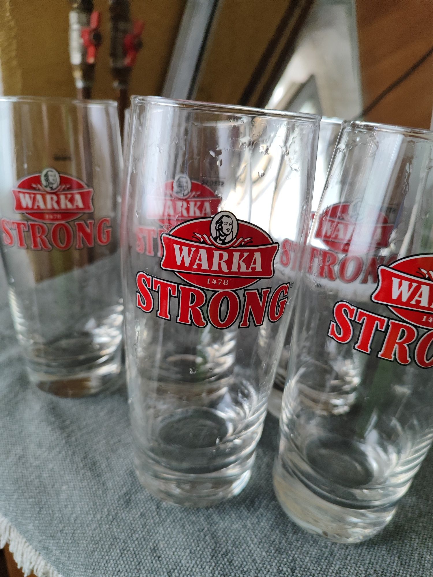 Szklanki do piwa 0.5 Warka Strong12 szt.Nogdy nie użyte.