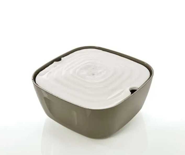 Savic (Савик) Volcano фонтан-поилка для собак и котов.