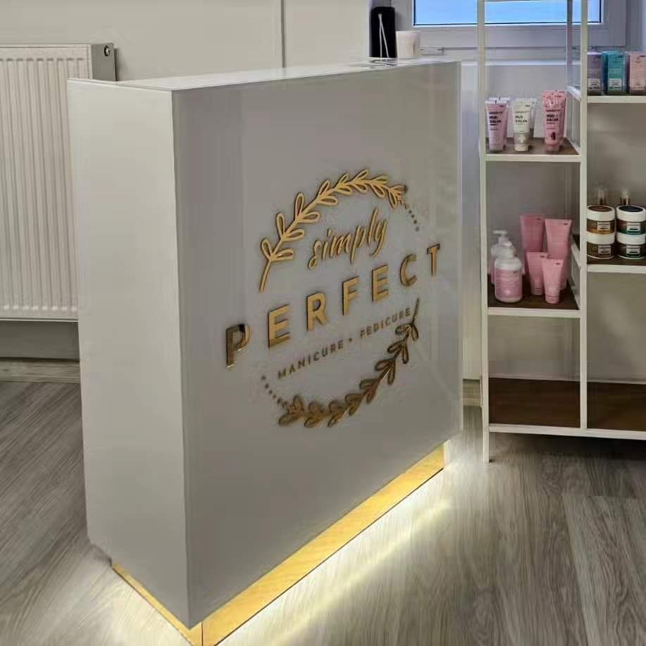 Lada recepcyjna sztukateria spa beauty meble biurowe
