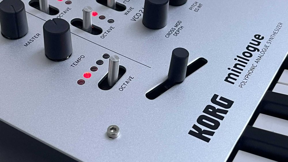 KORG Minilogue  - Syntezator analogowy