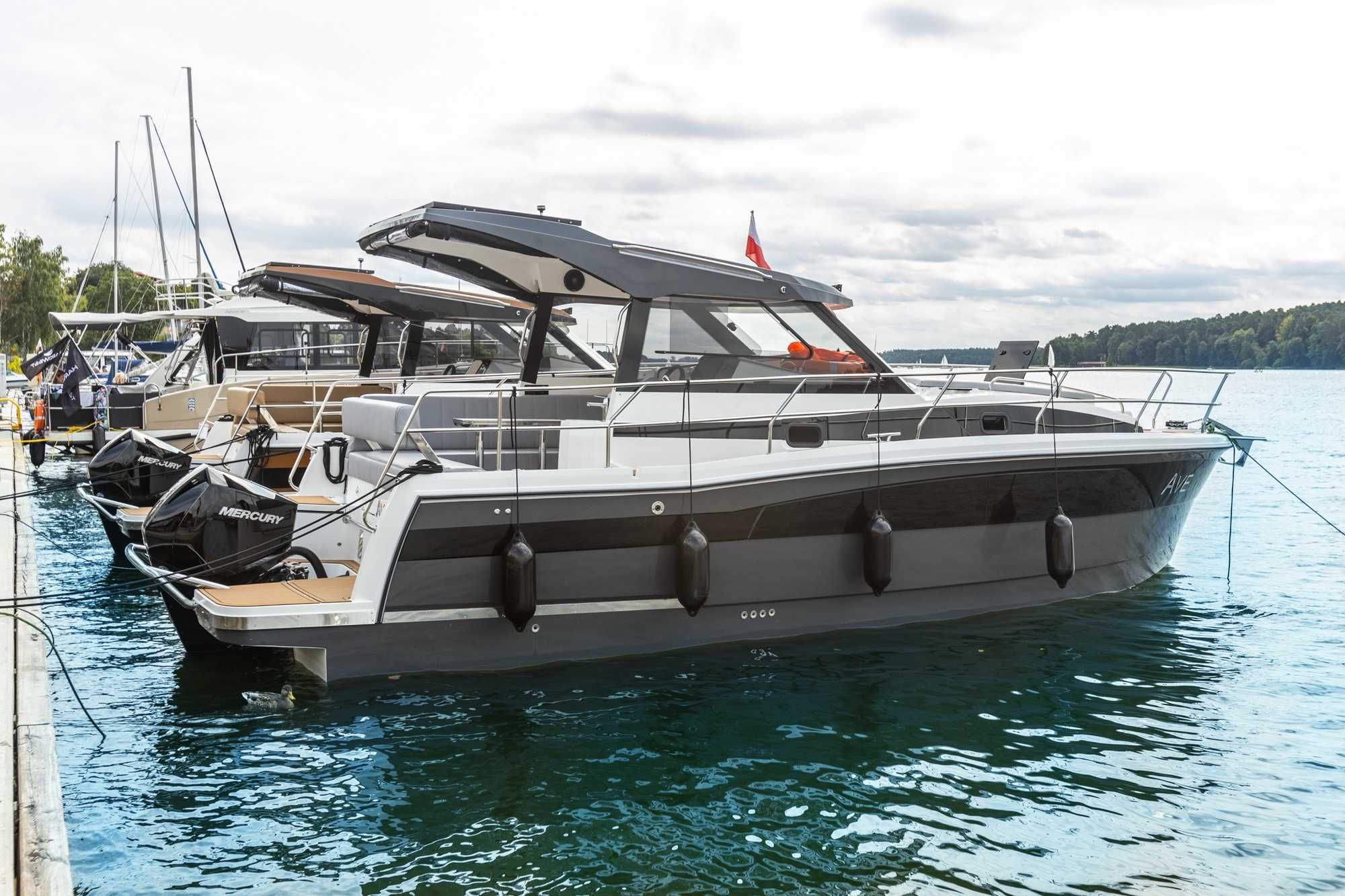 Jacht motorowy NAUTIC 900 Custom Mercury V6 200KM - Gwarancja 12 m-cy.