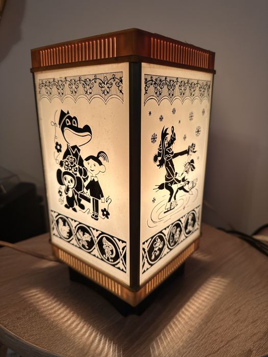 Lampka z olimpiady Moskwa 1980 motyw bajek