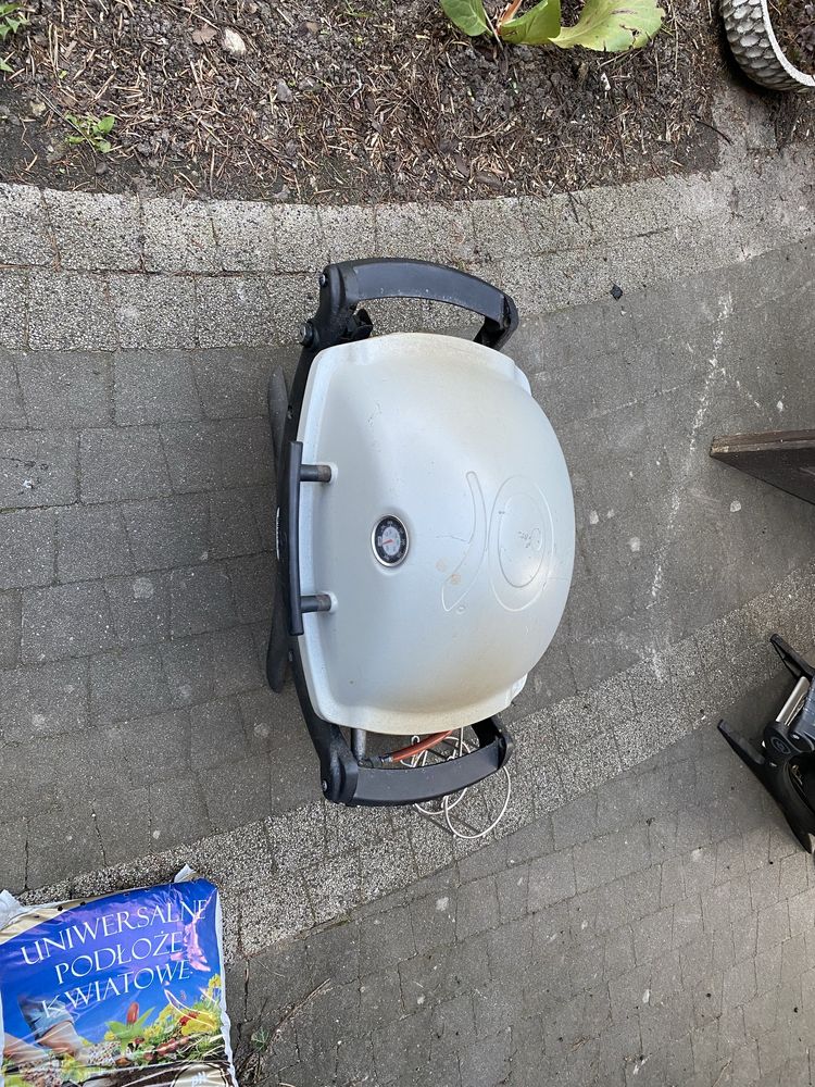 Grill weber gazowy.