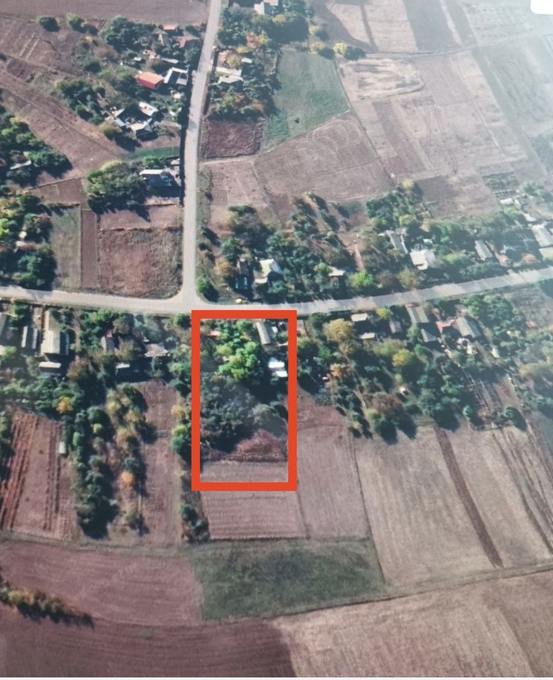 Земля 30 соток,на території хата під знос