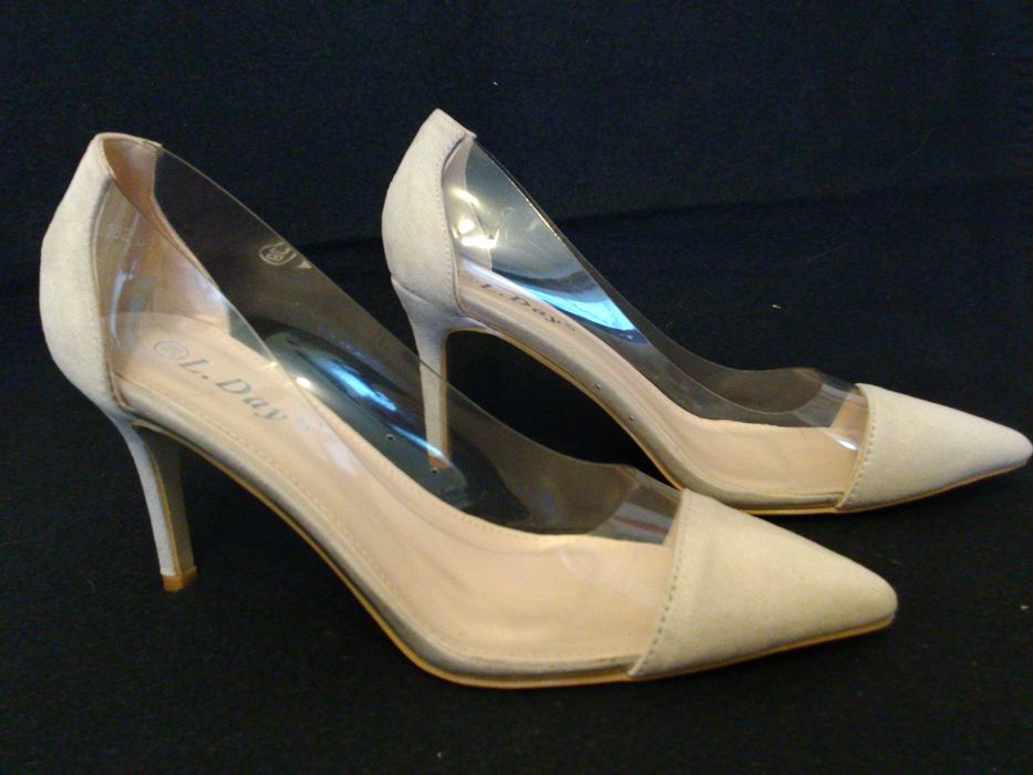 Nowe transparentne szpilki r. 39