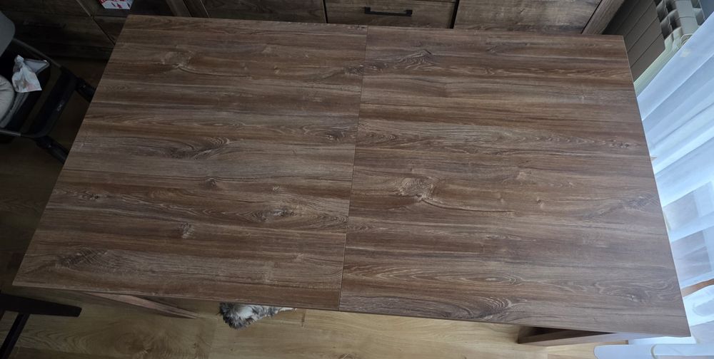 Stół do salonu, jadalni