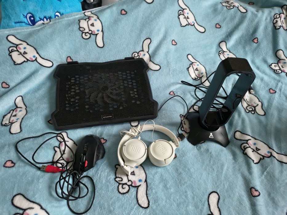 Podkładka chłodząca pod laptopa,stojak na słuchawki,myszka gamingowa