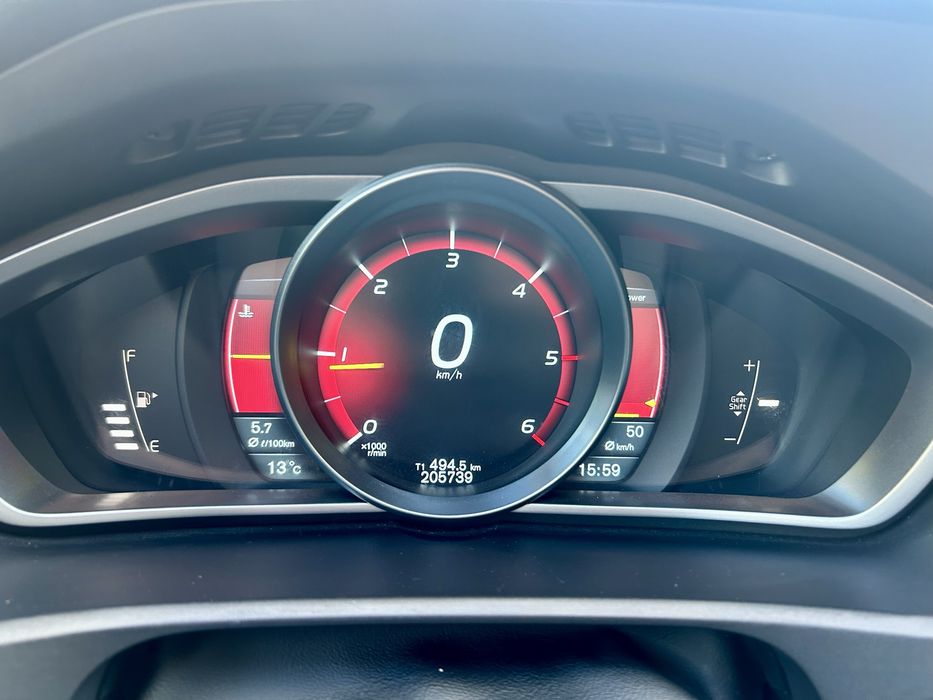 Volvo v40 2013r / nowy rozrząd i sprzęgło / zadbane /