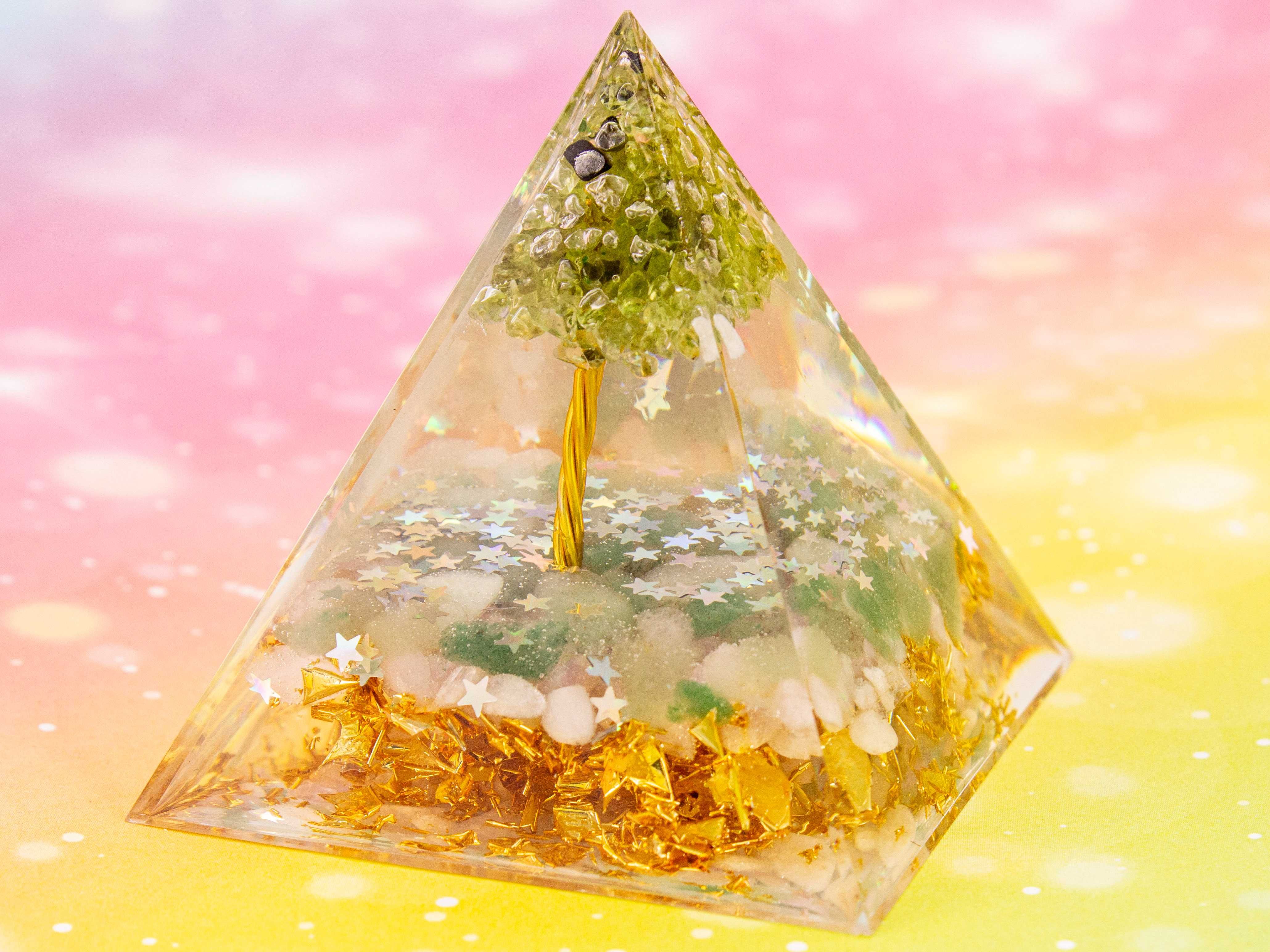 Piękna Piramidka Piramida Orgonit Kunzyt Awenturyn Zielony Perydot 6cm