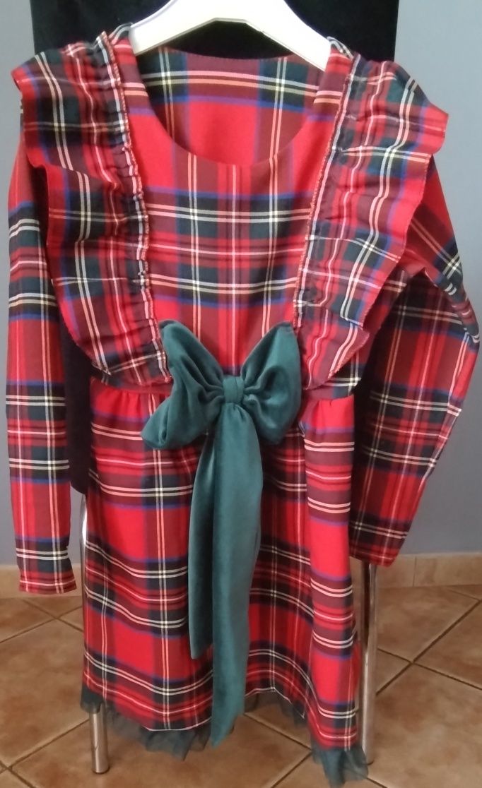 Elegancka sukienka 140