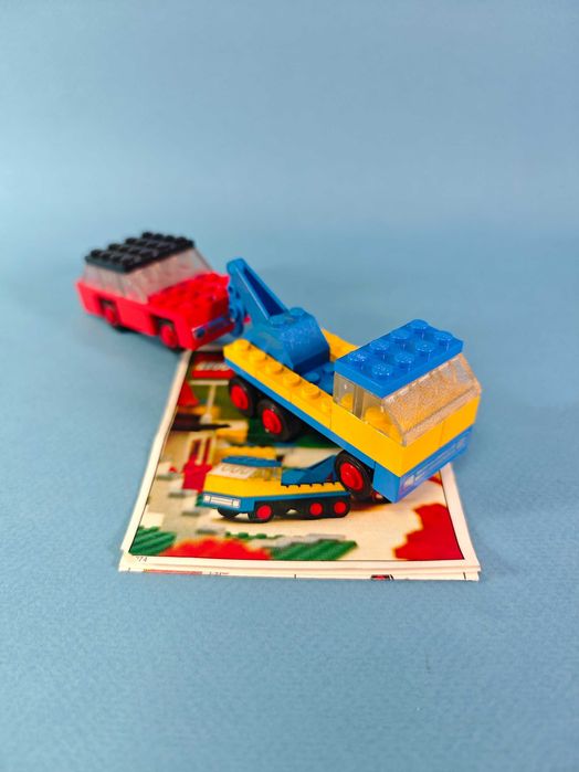 Lego 651 Tow Truck and Car