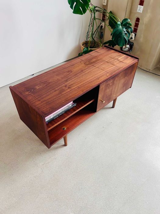 Komoda Vintage Mid-Century z okresu PRL po renowacji / Komoda RTV