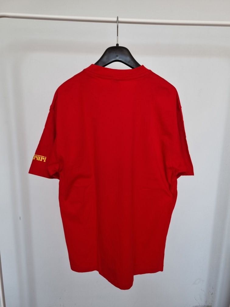 Czerwony t-shirt ferrari L