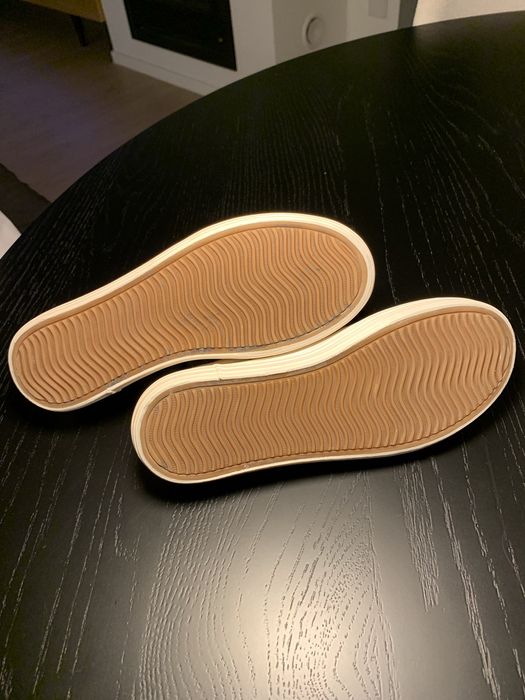 Saparilhas com Plataforma como Novas