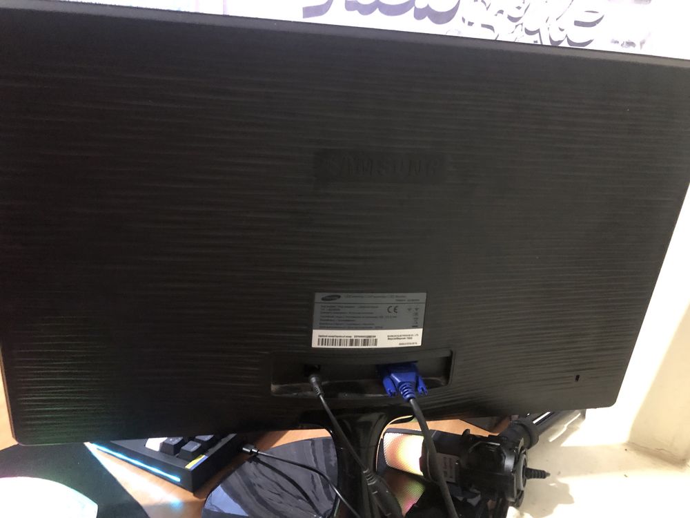 Монитор SyncMaster S23B300 Срочно!!!читать описание