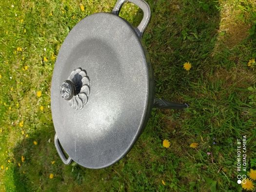 Patelnia żeliwna z pokrywą na ognisko na nóżkach 50cm Żeliwiak