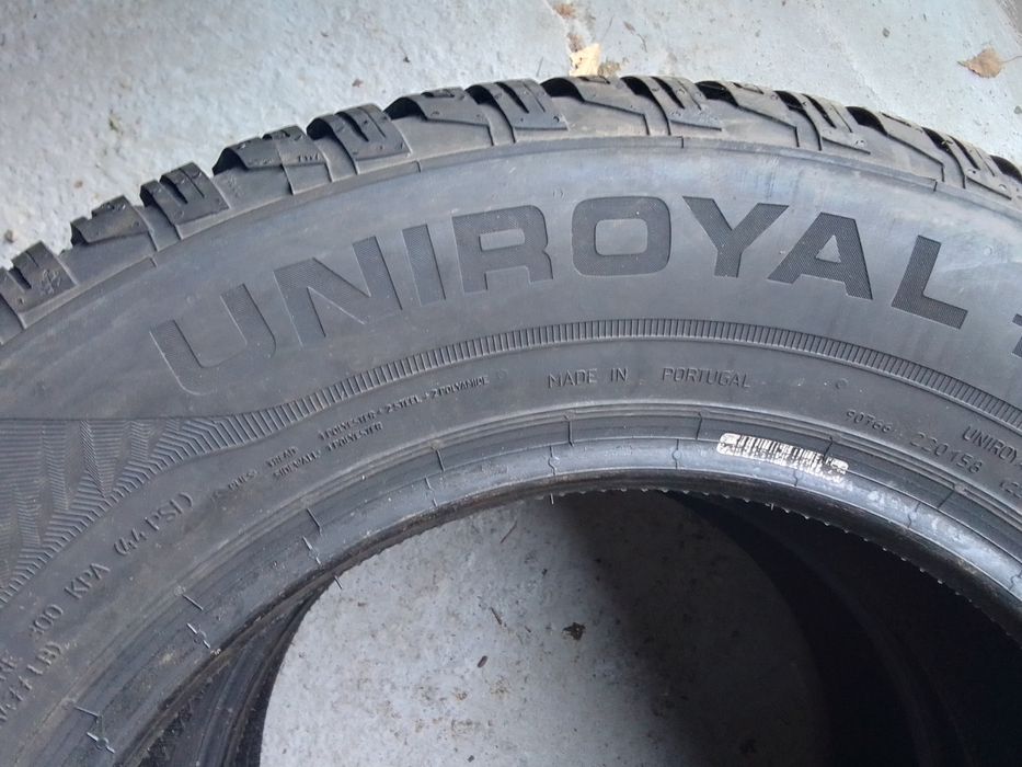 2 Opony zimowe 205/65r15 UNIROYAL 8.5mm
