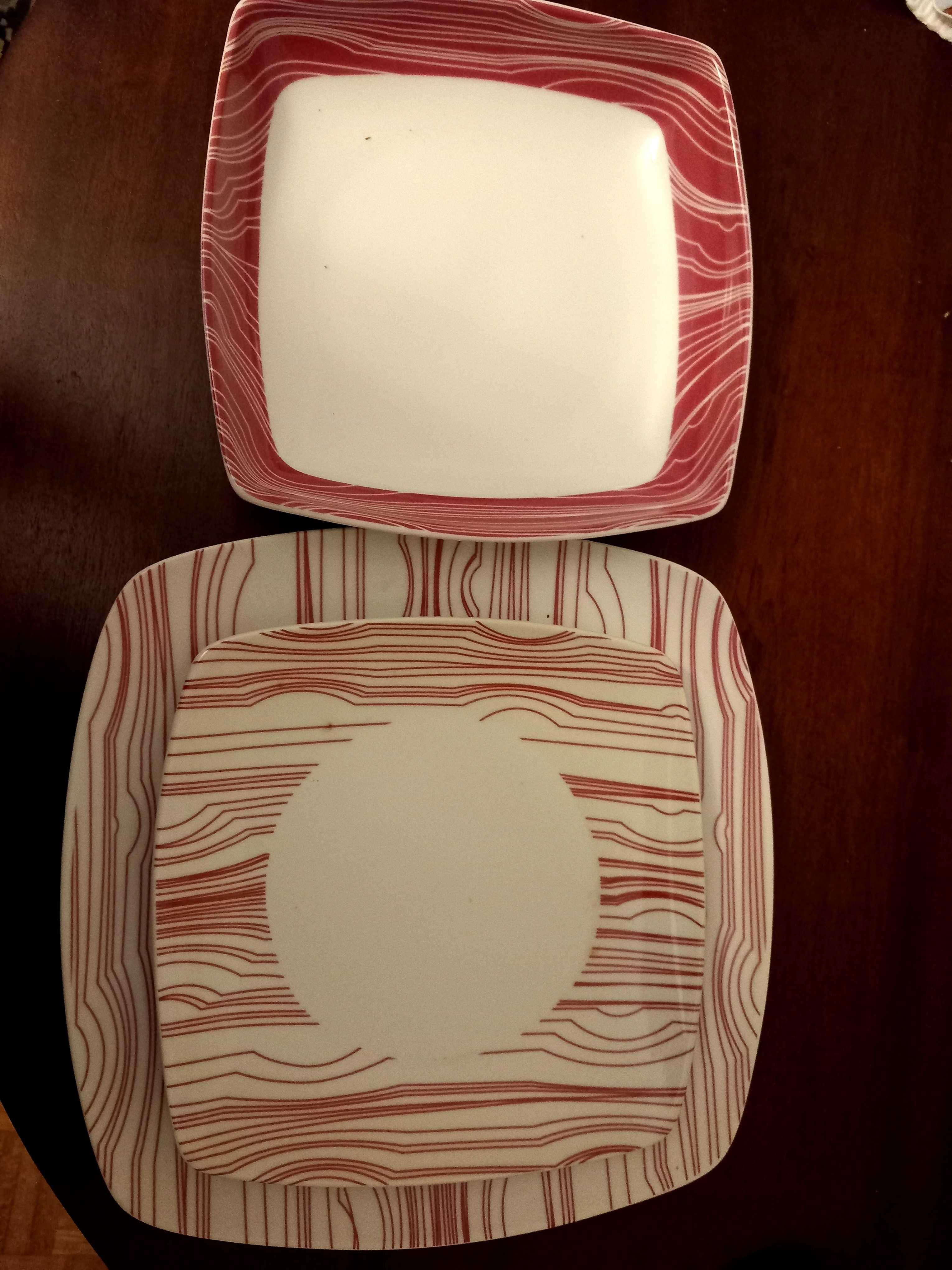 Servico de jantar com 15 peças