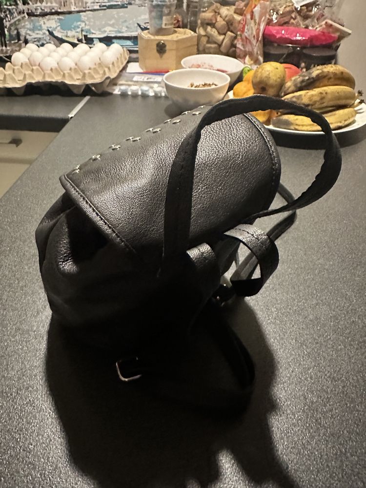 Рюкзачок рюкзак сумка кросбоди небольшой кожаный вместительный